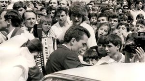 Actualul sot al primei neveste a lui Gica Hagi vrea sa-si aprofundeze cunostintele de limba romana si lupta impotriva agramatismului! Ovidiu si Leni Celnicu au impreuna doi copii FOTO