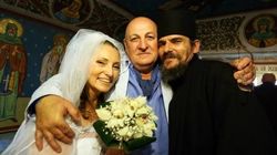 Constantin Cotimanis, fotografie cu el strangand-o in brate pe Iulia Dumitru, colega cu care a fost prins sarutandu-se! Vezi in ce context s-a intamplat asta