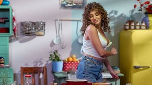 Alexandra Stan, cu burta si silicoane la vedere! Imaginile care i-au socat si pe cei mai infocati fani ai artistei