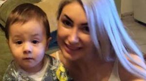 Sexy Braileanca s-a mutat in Germania! Ce face blondina in fiecare seara, in timp ce mama ei are grija de copil