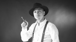 Cum arata Babi Minune in pijama cu inimoare! Iubita manelistului s-a imbracat la fel, dupa care s-au aruncat in pat! FOTO