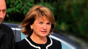 Maria Basescu nu primeste pensie, desi sustine ca a fost angajata! Sotia fostului presedinte a lucrat in turism, dar nu incaseaza nici un un leu! | DEZVALUIRI