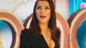 Am prins-o pe Ilinca Vandici cu noul decolteu! Vedeta "Bravo, ai stil!" arata senzational de cand si-a modelat bustul. Nici nu zici ca e mamica! | EXCLUSIV