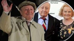 Cum arata azi vaduva lui Marin Moraru! Lucia are puterea sa zambeasca din nou la aproape 2 ani de cand s-a stins marele actor FOTO