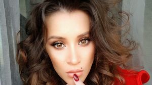 Ana-Maria Barnoschi, prima aparitie dupa operatia la nas! Vedeta a iesit in parc cu rolele! Cine a insotit-o si ce a facut! Nu era cu iubitul VIDEO EXCLUSIV