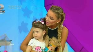 Bianca Dragusanu a prezentat emisiunea impreuna cu fetita ei si a lui Victor Slav! Imagini superbe cu micuta Sofia la "Te vreau langa mine"