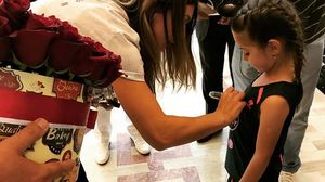 Ce nu s-a vazut la televizor atunci cand Simona Halep era ovationata pe Arena Nationala! La ce viclesug s-a apelat pentru ca multimea sa se imprastie de la stadion! Povestea unei seri in care Romania "a trait" tenisul ca niciodata FOTO & EXCLUSIV