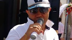 Nicolae Guta a devenit bucatar pentru prieteni! Uite-l pe manelist cum gateste costita cu fasole la ceaun!