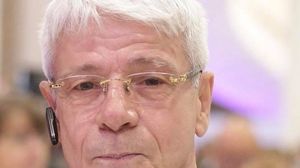 Gheorghe Visu implineste astazi 67 de ani si i-a facut o urare "desenata" unei colege de breasla: "Si azi e ziua ei!"