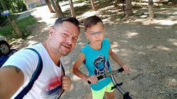 Gabi, fostul solist al trupei Boombastic, foarte emotionat dupa vacanta petrecuta cu fiul sau: "Ultimele clipe cu tine, inimioara mea. Sper sa ne revedem cat mai curand posibil!"