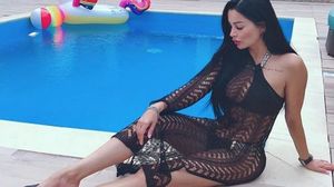 Aceasta este vila lui Brigitte Nastase din Timisoara. Este plina cu obiecte de arta scumpe, iar piscina brunetei e spectaculoasa. FOTO!