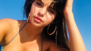 Selena Gomez s-a lasat pe mainile medicilor esteticieni? ”Iti pocnesc venele!” Cum arata trupul artistei
