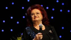 Incredibil ce se intampla in aceste momente in cabina in care se schimba Stela Popescu! Toata lumea este ingrozita! Nimeni nu mai poate intra acolo EXCLUSIV
