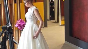 Valentina Pelinel a mai imbracat rochii de mireasa atat la nunta ei cu Cristian Boureanu cat si in prezentari de moda