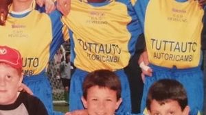 Povestea incredibilă a unui artist! Avea în fată o carieră strălucitoare de fotbalist, dar un accident grav la picior i-a schimbat total destinul! ”Visul meu devenise scrum”