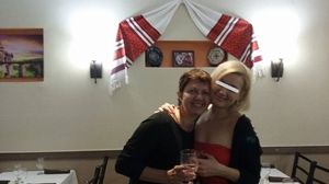 Fata Corinei Drăgotescu a părăsit SUA pentru a reveni în ţară! Deşi a terminat o facultate în California, Diana a venit să lucreze în România!