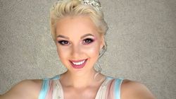 Sandra N s-a pozat goală şi a urcat fotografia pe net. La trei luni după ce a născut, artista arată demenţial