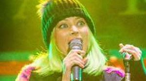 Şoc la concertul Deliei de la Iaşi din urma cu cateva zile! Un spectator a lesinat si a fost chemata de urgenta ambulanta!!! Toata lumea a fost ingrozita! VIDEO EXCLUSIV