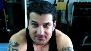Adi de la Vâlcea, reacţie fabuloasă după bătaia încasată de Salam: ”Unde e ANAF-ul acum, să ia şi el nişte pumni, că vrea să ia din banii pe care-i primim la dedicaţii, trebuie să fie şi la bine, şi la rău, nu?”