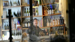 Cristi Borcea profită din plin de libertate! Uite cum s-a distrat de mama focului, chiar înainte de a ajunge la audieri la DNA! Prietenii i-au ţinut companie toată seara