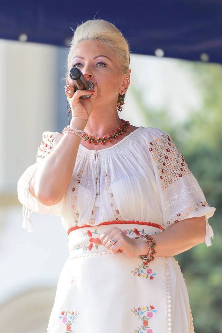 Stana Izbasa Are Mama O Fetiță