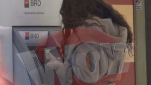 VIDEO EXCLUSIV! Cel mai penibil moment pentru Cream! Cantareata a bagat cardul in bancomat si a descoperit ca nu mai are nici un ban! Ce-a fost si ce-a ajuns...