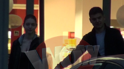 Video exclusiv! Boureanu ii satisface toate poftele iubitei sale! “Cristi gateste senzational somon cu legume”