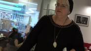 Irina Margareta Nistor intra in sala de cinema
