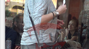 VIDEO EXCLUSIV! Ce face Dana Savuica de cand s-a despartit "pe bune" de sotul ei! Cu cine a fost vazuta la mall