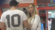 Ea se uita atenta in jur