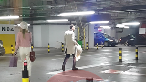 "Printul" Cristea a sarbatorit de ziua lui alaturi de fiica si de Denisa Nechifor! A implinit 33 de ani si a dat o masa-n... mall