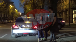Momente incredibile cu Bianca Dragusanu in mijlocul strazii: s-a apucat sa repete pasi de vals si sa faca piruete! S-a intamplat dupa ce a iesit de la un restaurant de fite si nu i-a pasat de privirile curiosilor! VIDEO EXCLUSIV