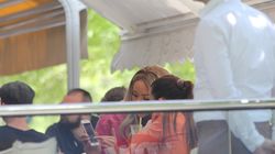 Bianca Dragusanu s-a decis: asa va arata tortul la botezul fetitei sale! Blondina i l-a prezentat unei prietene pe telefon si a dezvaluit fara sa vrea secretul dulce al evenimentului! VIDEO EXCLUSIV