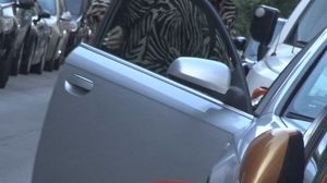 Cu ce geanta de 3000 de euro s-a afisat Elena Merisoreanu la un eveniment monden! Din pacate, artista pare sa aiba si probleme de sanatate! Video exclusiv