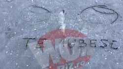 Alin Petrache, gest desprins din filmele de dragoste, pe vechi! A iesit cu Maria Marinescu la o plimbare romantica pe plaja si i-a facut o declaratie scrisa pe nisip