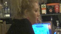 Oana Lis in stare de soc dupa ce Viorel a lesinat in casa! Sotia fostului edil al Capitalei si-a inecat amarul cu un pahar de vin, apoi s-a urcat la volan! | VIDEO EXCLUSIV