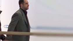 Madalin Ionescu si Cristina Siscanu, la fel de indragostiti ca-n prima zi! Putini se asteptau ca, dupa ani de iubire, prezentatorul sa isi mai tina nevasta de mana atat de strans in public VIDEO EXCLUSIV