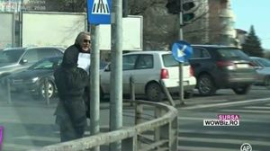 Ilie Nastase, scos din sarite de o cersetoare! S-a tinut dupa el si l-a tot rugat sa ii dea bani, el s-a enervat si a inceput sa tipe!