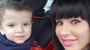 Roxana si Victor Schwartz, topiti dupa baietelul lor! Vezi cum au fost surprinsi cei trei! VIDEO EXCLUSIV