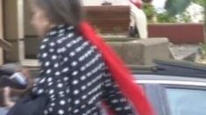 Mădălina Ghenea, erotism involuntar în public! Ce s-a văzut când top-modelul a coborât din maşina lui Stratan VIDEO EXCLUSIV