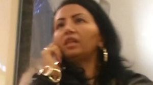 Scene incredibile cu Narcisa Guţă la mall! De faţă cu fiul Alberto, Narcisa a început să plângă după o discuţie aprinsă la telefon VIDEO PAPARAZZI