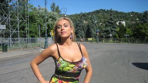 Ramona Bambola, BOMBA SEXY din Piatra-Neamt care A BAGAT Italia in boala cu SANII EI a dat lovitura! E logodita cu un MARESAL de la Garda Financiara!