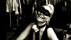 Vica lui Piturca, mai tare ca Sharon Stone! Prezentatoarea TV a fost fotografiata in timp ce executa scena din Basic Instinct! Ce crezi ca vei vedea in fotografii?