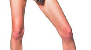 Iulia Albu a pozat sexy pentru a-i promova o colectie de pantofi fostului ei sot