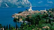 Asa arata localitatea Riva del Garda din Italia