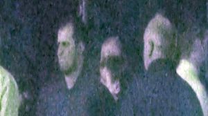 Primele imagini cu Serban si Vlad Huidu la priveghiul mamei lor! Cei doi impreuna, cu rudele, impietriti de durere la capataiul celei care a trecut in nefiinta