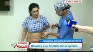 Inainte sa intervina, medicul i-a aratat pacientei in ce zone o sa intervina