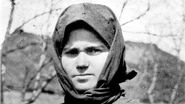 Eleonora Zugun, fotografiata in satul Talpa
