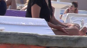 VIDEO! Pe vremuri “arunca in aer” Romania aparand goala in Playboy! Azi nici in costum de baie nu se mai dezbraca la plaja! Vezi despre cine e vorba