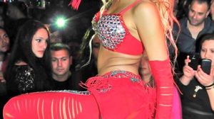 Cristina Pucean, una dintre cele mai sexy dansatoare de manele